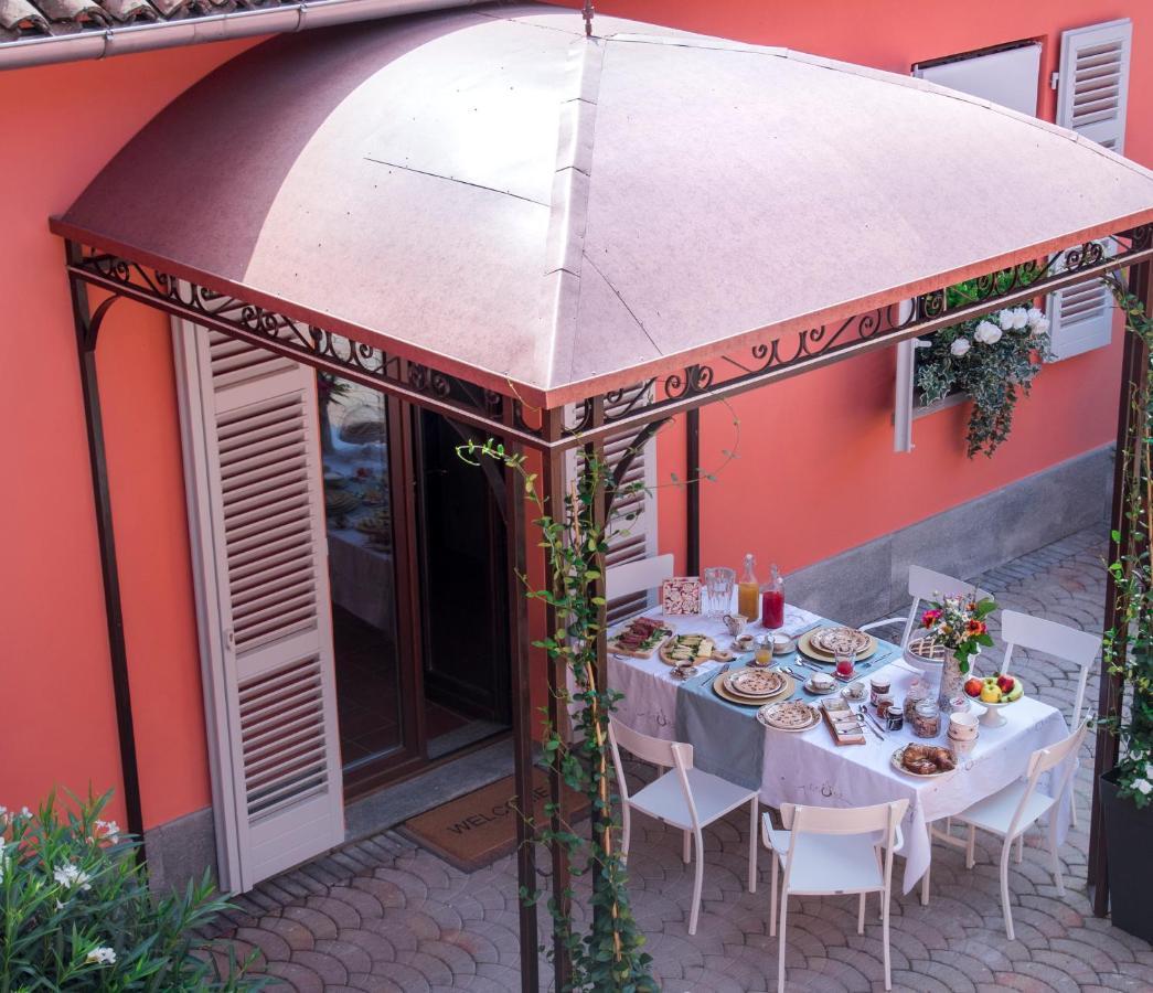 Appartamento Vacanze / Holiday Flat Farfalle&Rossobarbera Montegrosso dʼAsti Exteriör bild