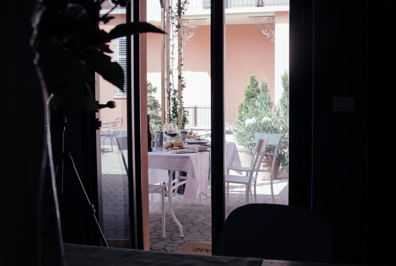 Appartamento Vacanze / Holiday Flat Farfalle&Rossobarbera Montegrosso dʼAsti Exteriör bild